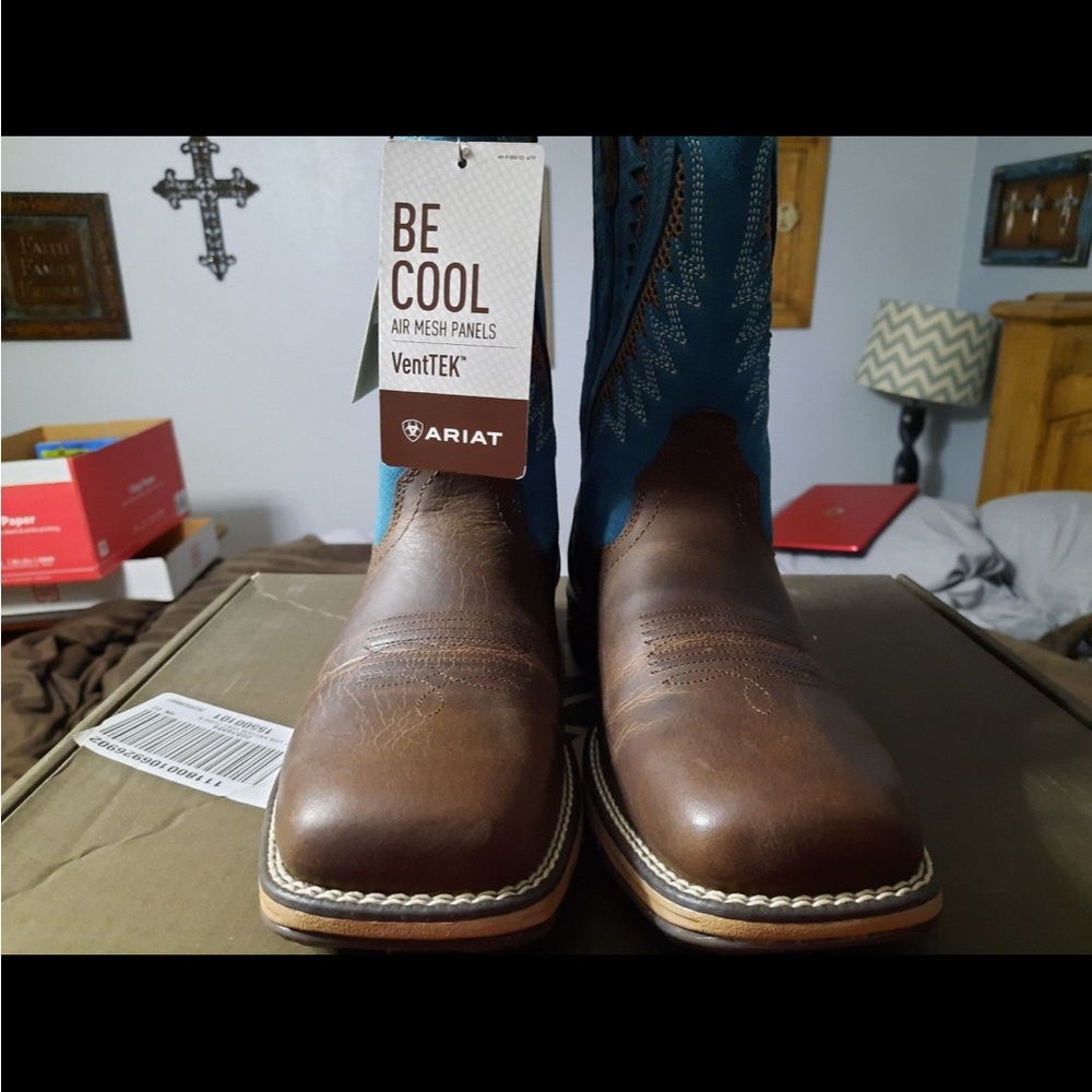 Ariat Women’s Boots Size 9